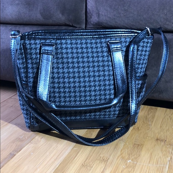 thirty-one Handbags - NWOT Thirty-One Mini Cindy Black Houndstooth